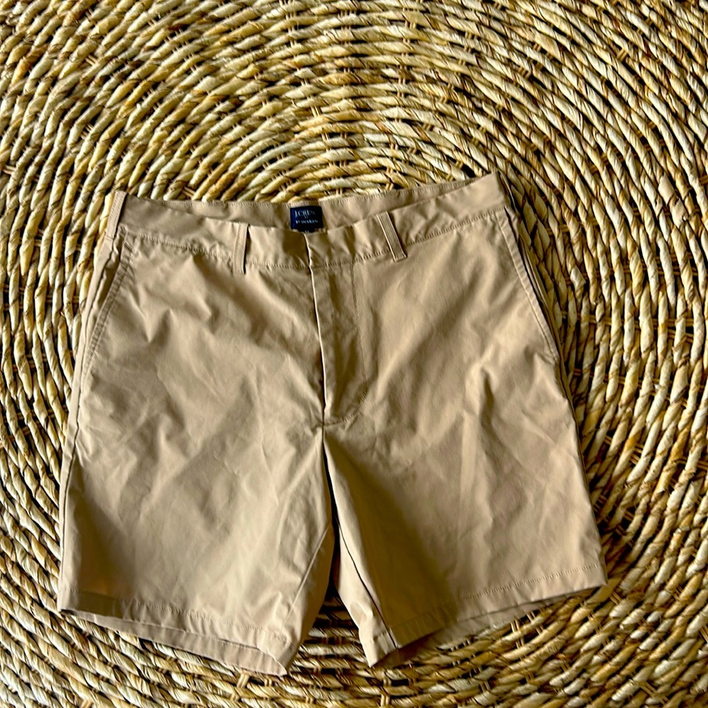 J.Crew men’s size 32 waist 7 inch seam khaki flat front shorts